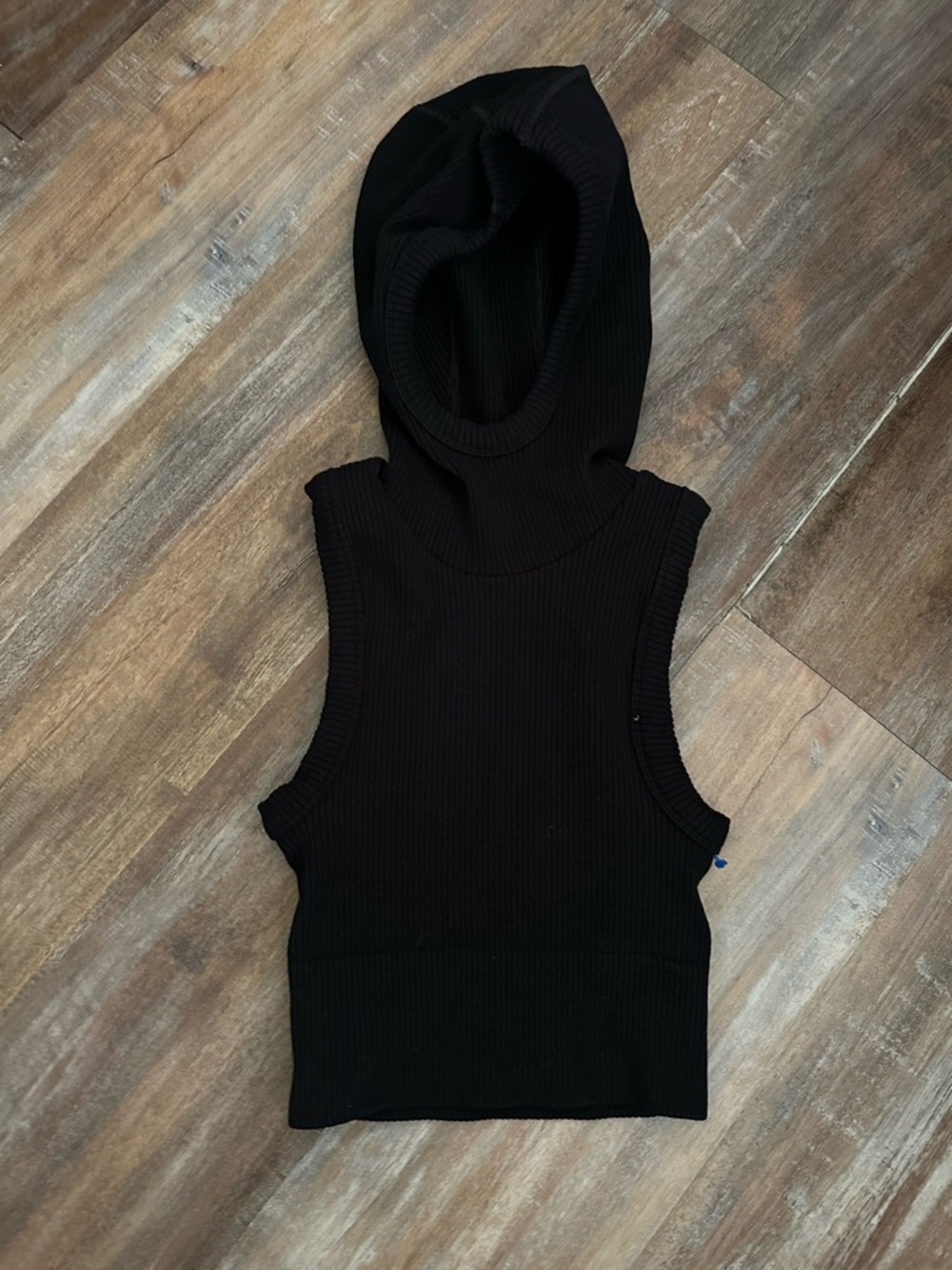 Alo Yoga Black Ribbed Knit Hooded Sleeveless Top